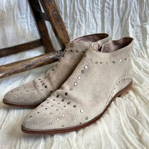 Free People Aquarian Taupe Ankle Bootie Studded Suede size 36 5.5
